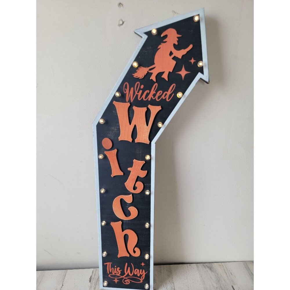 Halloween lighted Wicked‎ witch this way sign hanging home decor
